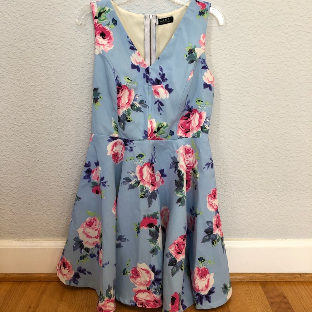 NEW Size Small Blue Floral Dress